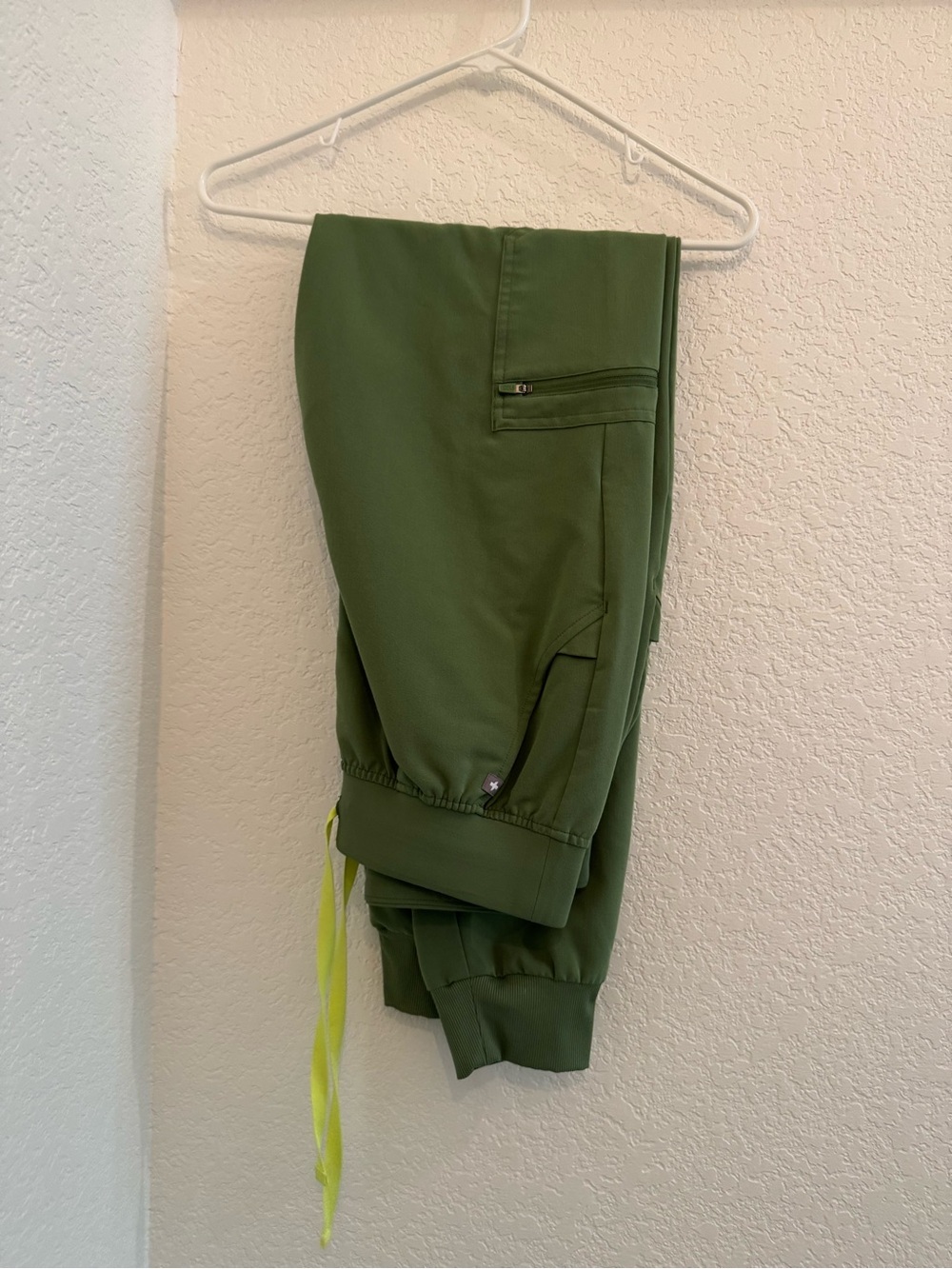 FIGS High Waisted Zamora Jogger Scrub Pant - Size Small Tall - Color Fern